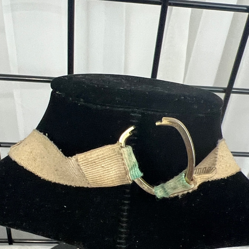 VINTAGE INC Elegant Mixed Pearl Teardrop Bib lStatement Necklace - Gold Tone - Picture 4 of 4